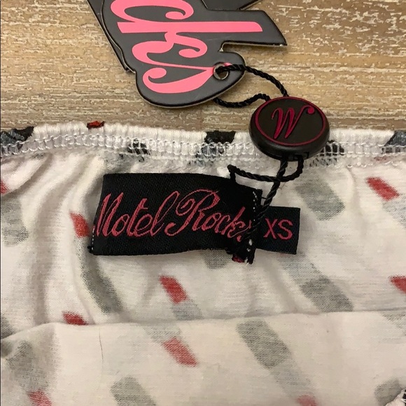 Motel Rocks Lipstick Print Crop Top XS - Picture 2 of 3